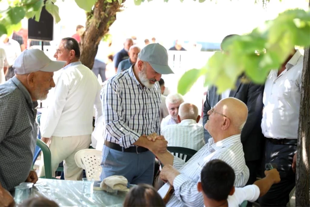 Kocasinan Belediye Başkanı Ahmet Çolakbayrakdar, Obruk Mahallesi’nde Pilav Şenliği’ne Katıldı
