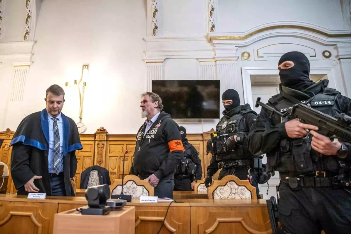 slovakya basbakani ficoya suikast girisiminde bulunan cintula 21 yil hapis cezasina carptirildi kTKZWMBf.jpg