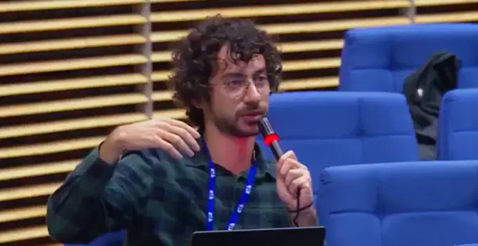 ab toplantisinda gazze sorusu soran gazeteci isinden oldu SRArSlTL.png