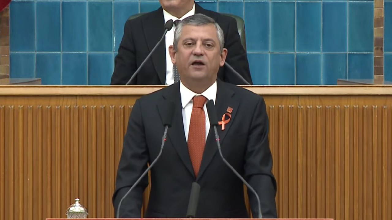 ozgur ozel grup toplantisinda konusuyor bNKghgZU.jpg